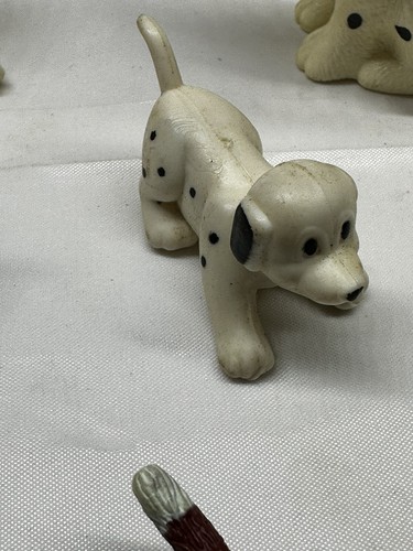 Combination Lot of 4 Dalmation Family Dog Figurine"s chasing Fox Figurine, Cute - Picture 6 of 7