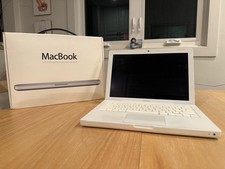 Apple MacBook A1181 White  Powers On  Flashing Folder