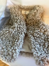H M girls fluffy vest 5 6 Excellent condition