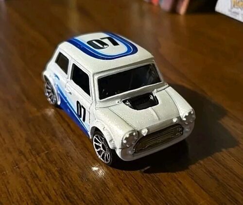 Hot Wheels Mini Cooper 2000 #07 White Rare Removable Shell Body Diecast Car - Bild 7 von 18