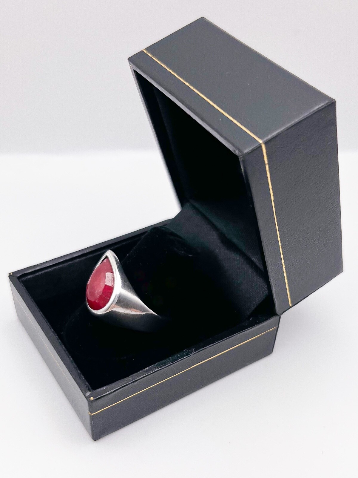 Handmade Embedded with Pear-shaped Ruby, 950 Fine… - image 4