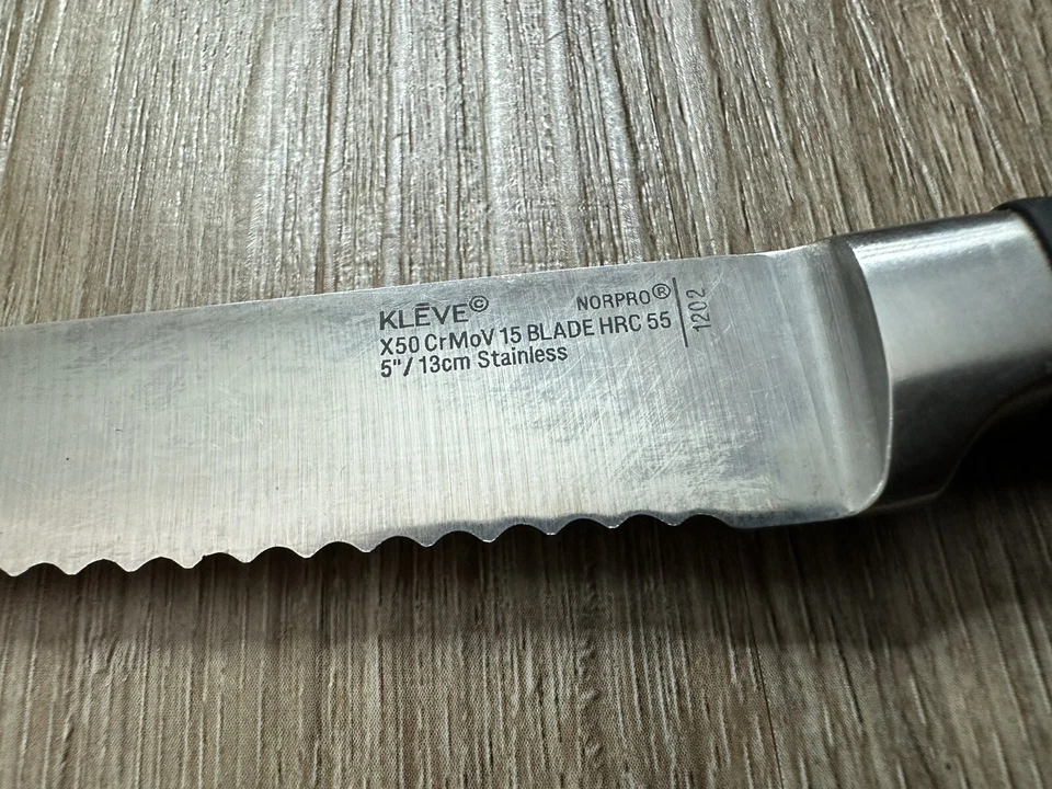 Cuchillo utilitario/tomate Norpro Kleve vanadio 5” acero inoxidable dentado 1202 Foto 2 de 4