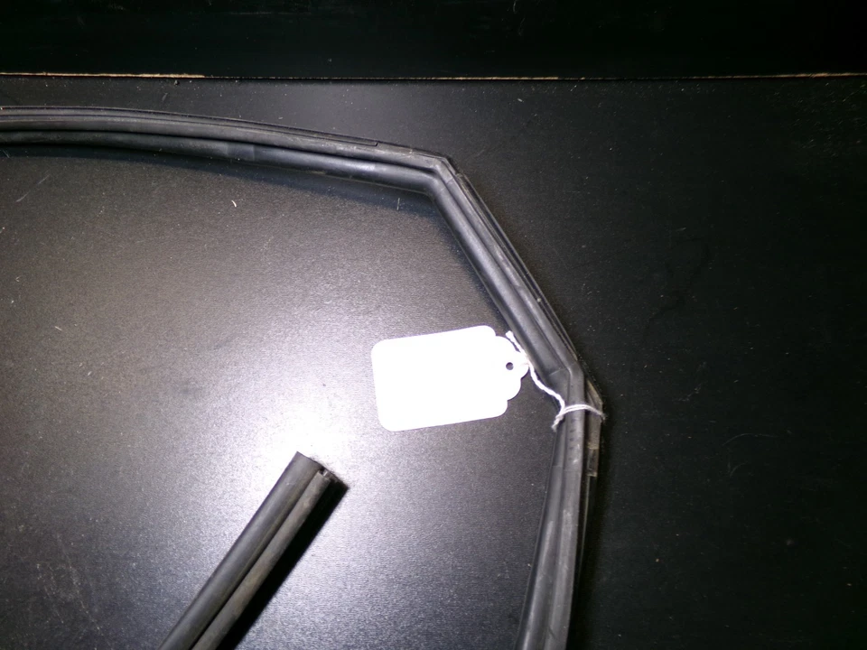 Уплотнение уплотнительная прокладка для рамы задней левой двери окна 10-15 Toyota Prius - Изображение 3 из 4