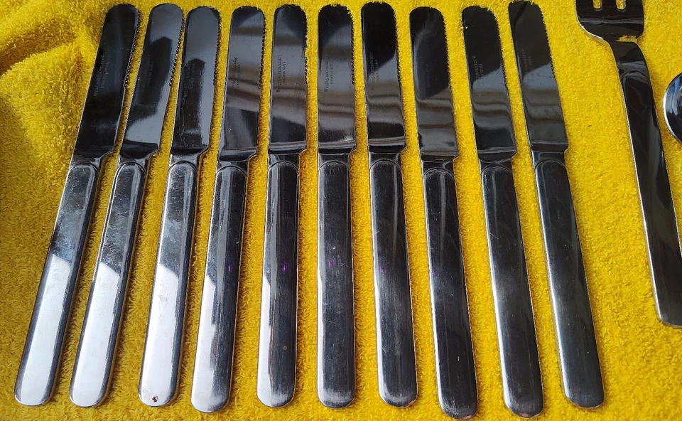 48 pcs Vtg Reed & Barton Mid Century Middleburg Marlborough Flatware Stainless - Image 4 of 4