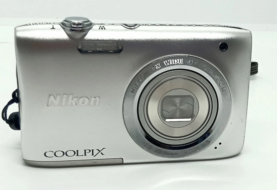 (EXC+++++) Nikon Coolpix S2900 Silver 20.1MP 5x Zoom Compact DigitalCamera Japan - Image 2 of 4