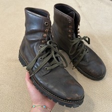 Wolverine 1000 Mile Brown Leather Vibram Sole...