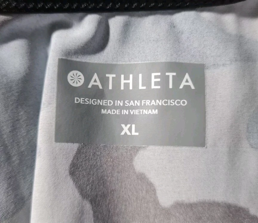 athleta athletics wear camouflaged print crew neck long sleeve shirt