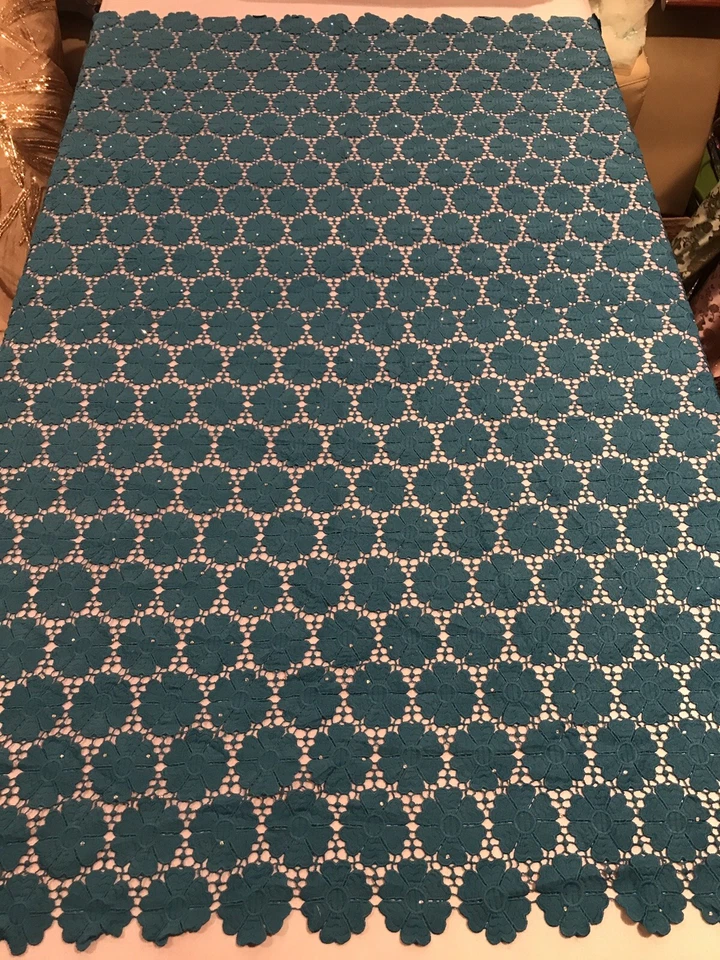 "Tela de encaje nupcial con cordón recortado verde azulado 48"" de ancho vendida por yarda" Foto 3 de 4