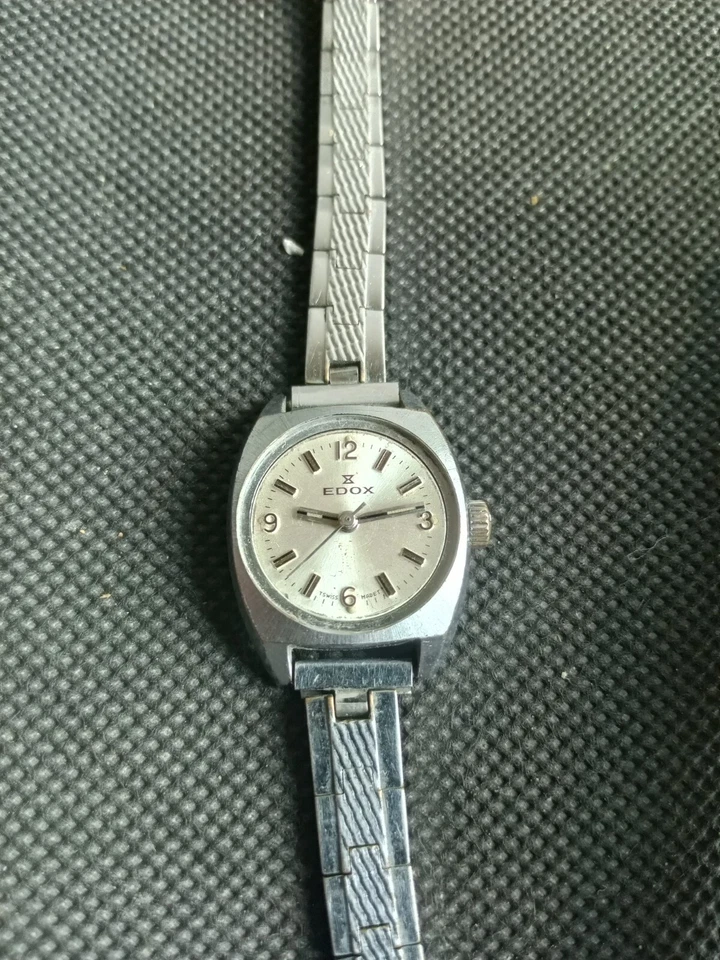 Reloj de pulsera vintage Edox cuerda manual para dama hecho en Suiza. Foto 2 de 4