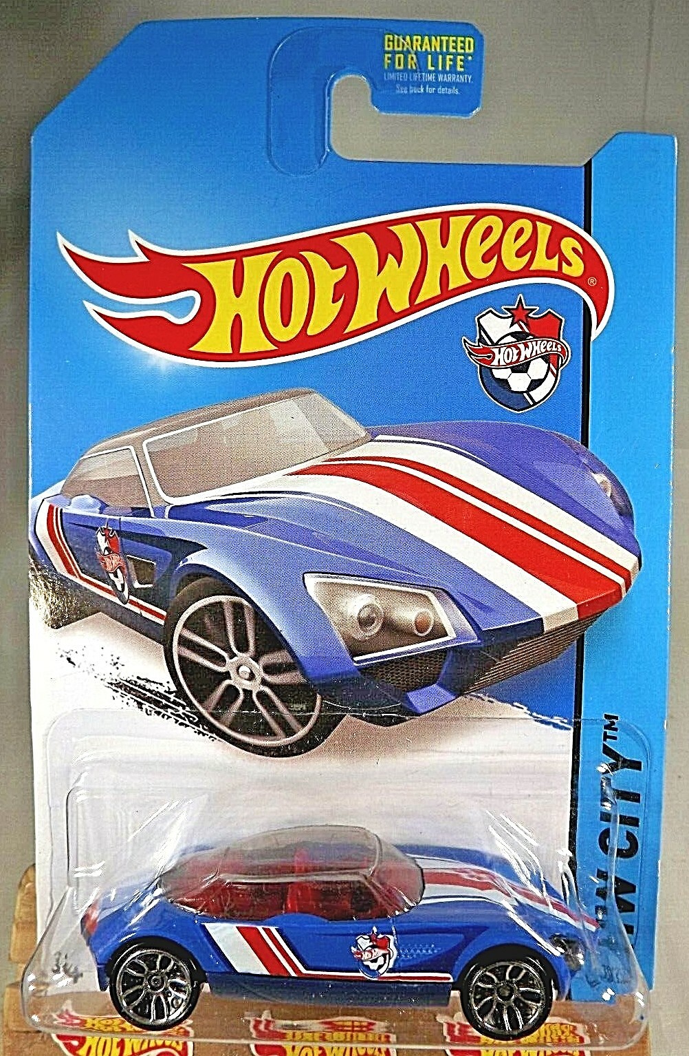 2014 Hot Wheels #20 HW City-HW Goal AVANT GARDE Blue w/Chrome J5 Spoke Wheels