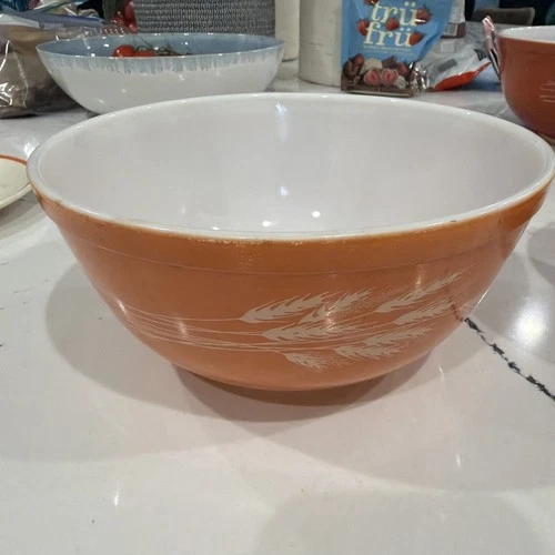 Vintage Pyrex Nesting Mixing Bowl 403 2.5 Quarts Autumn Harvest Wheat
