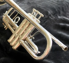 Vincent Bach Stradivarius Trumpet, Model 37, Super Condition, w/Trigger, Nice!!