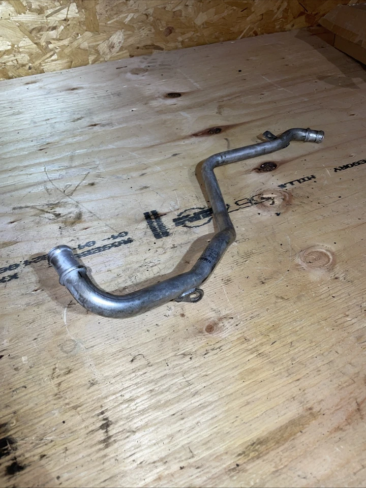 Труба охлаждающей жидкости двигателя 2010-2012 Audi S4 3,0 л 8k0819377h - Изображение 2 из 3