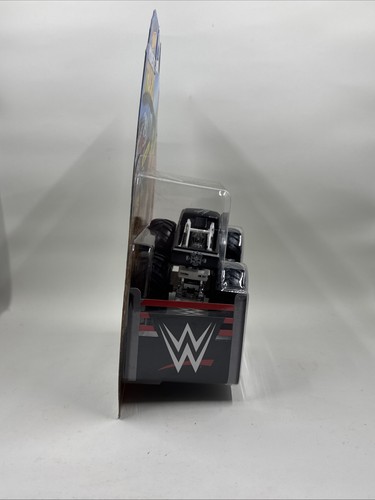 Hot Wheels Monster Trucks Giant Wheels: WWE TRIPLE H - Bild 4 von 4