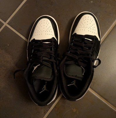 Jordan Air Jordan 1 Low Men's Black/White Leather Lace-Up Sneakers Rubber Sole
