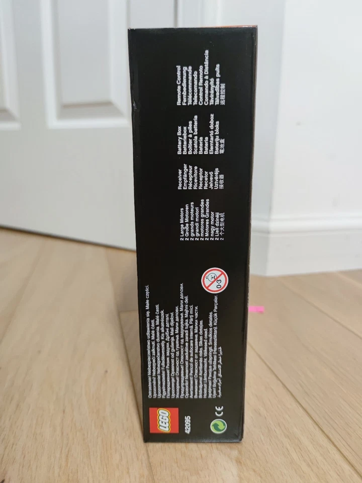 LEGO 42095 Technic 2-in-1 Remote-Controlled Stunt Racer  Brand New & Sealed - Image 4 of 4