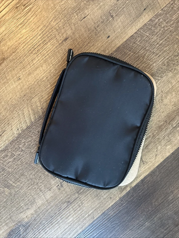 "Bolsa organizadora Case-MATE Travel Tech para accesorios de dispositivos iPhone Android 9""x7""" Foto 3 de 3