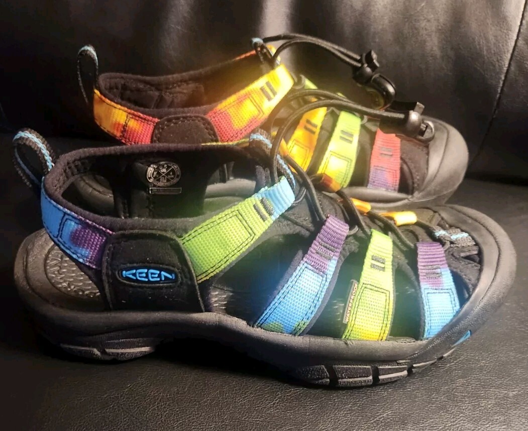 Sandali Keen donna 6 5 Newport retrò originali escursionismo arcobaleno orgoglio tie dye NUOVI