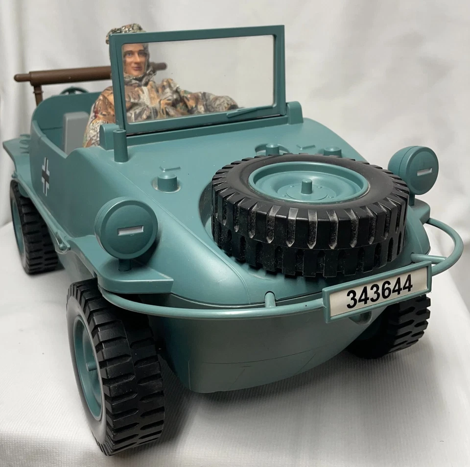 21st Century Toys WW2 German Schwimmwagen Amphibious Car 22" W/ Action Figure - Image 4 of 4