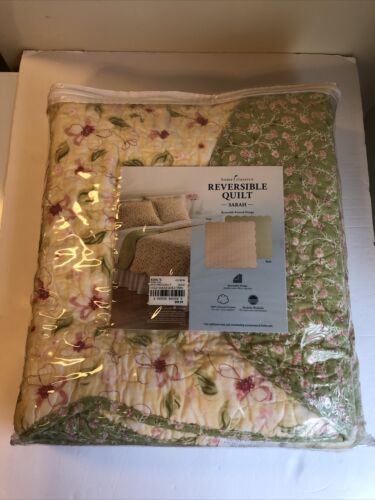 Home Classics Reversible Quilt Sarah Gold Twin Yellow Green Floral NIP - Picture 1 of 7