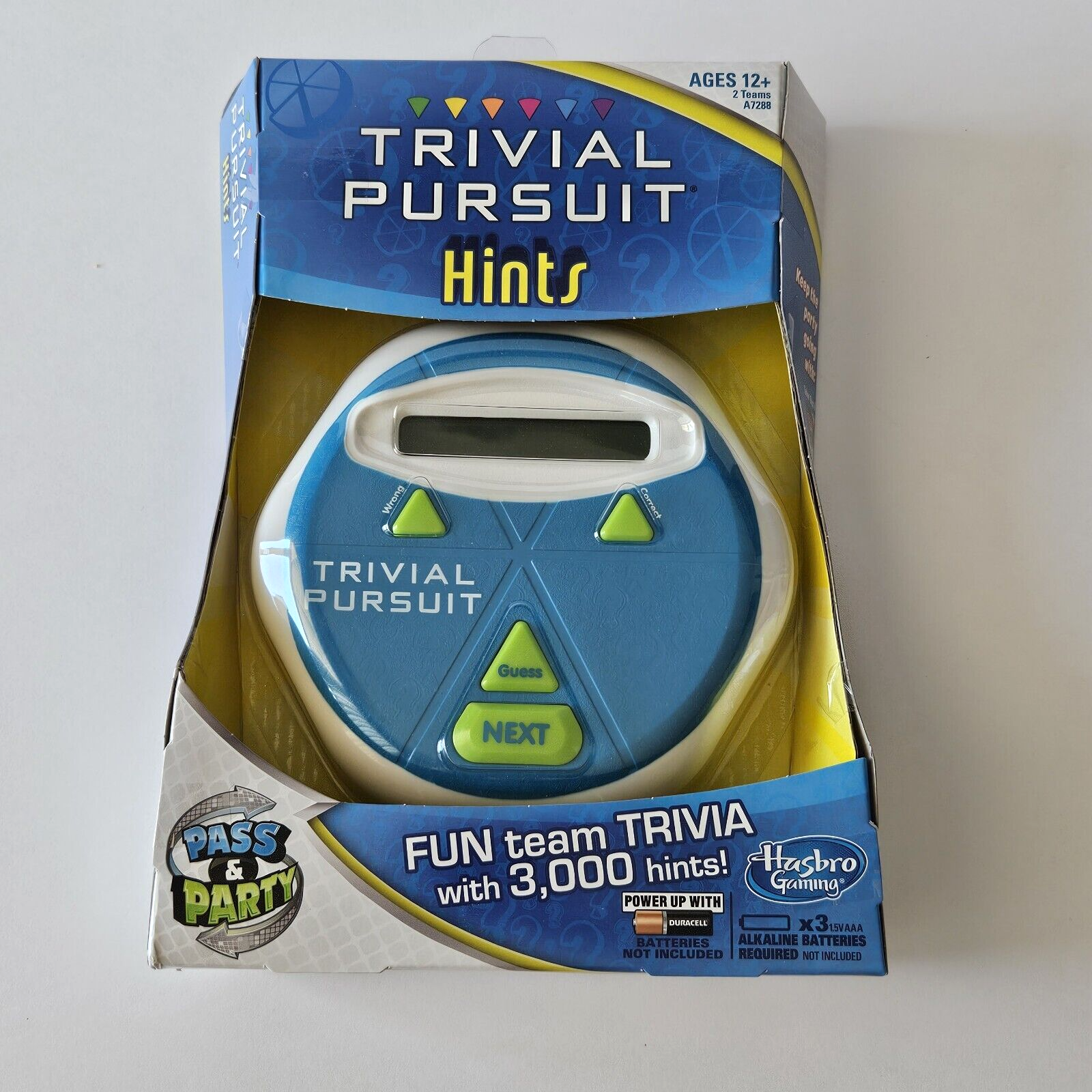 Hasbro Trivial Pursuit Hints Electronic Trivia Party Game 2013 Sealed New