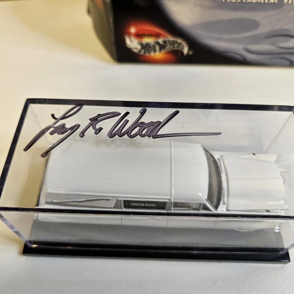 Cadillac Fleetwood 1963 caja negra 100 % Hot Wheels coche fúnebre blanco Larry Wood automático Foto 2 de 4