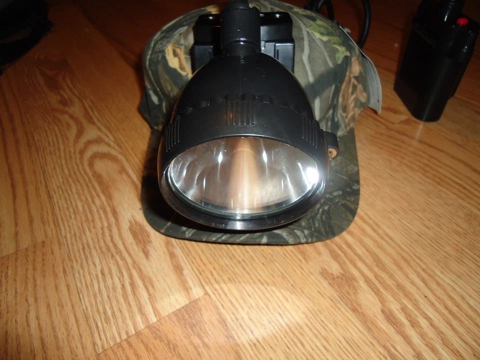 110000 LX COON HUNTING  SUPER BRIGHT  LIGHT- WITH SOFT CAP - Image 2 of 4