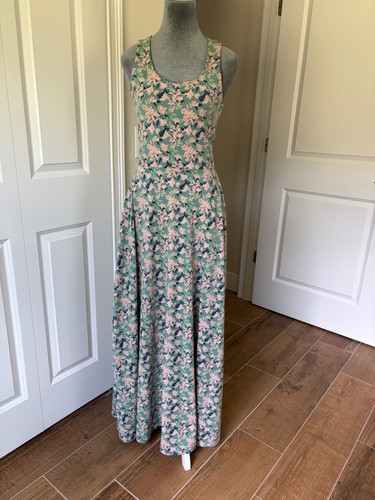 PACT 100% organic cotton racer back dress. small w pockets
