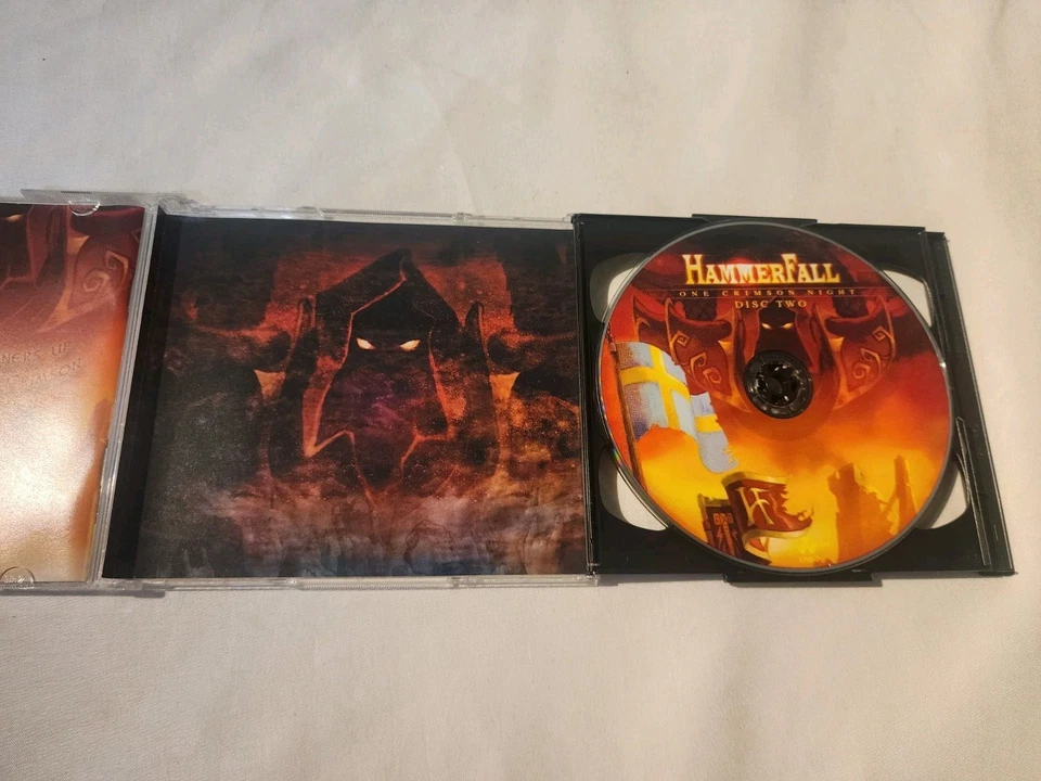 Hammerfall One Crimson Night 2 CD Live Album , Nuclear Blast Heavy Metal, Tested Foto 4 de 4