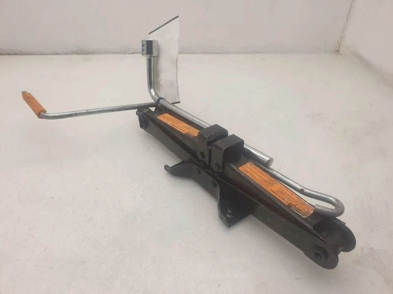 Lexus GS350 2008 gato y kit de herramientas Foto 2 de 4