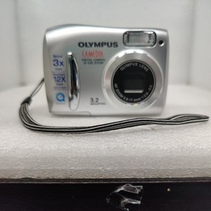 Olympus Digital Camera Camedia D-535 Zoom 3.2MP Silver Tested, Boxed.