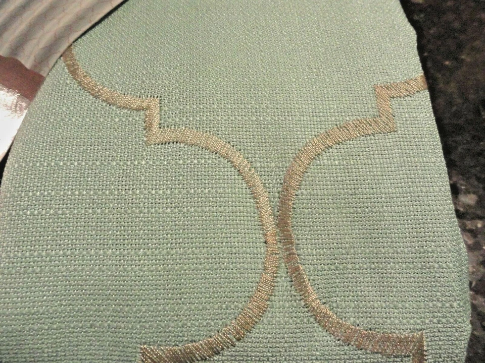 CORTINA DE DUCHA GEO TELA ~ Enrejado festoneado cálido azul verdoso bordado plateado  Foto 3 de 4