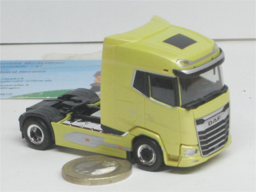 Herpa: 316262; trattore DAF XG, giallo toscano metallizzato - Foto 1 di 2