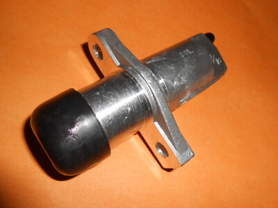 TRIUMPH VITESSE (1600cc) TRIUMPH TR3 CLUTCH SLAVE CYLINDER (cast iron) 7/8'' bore