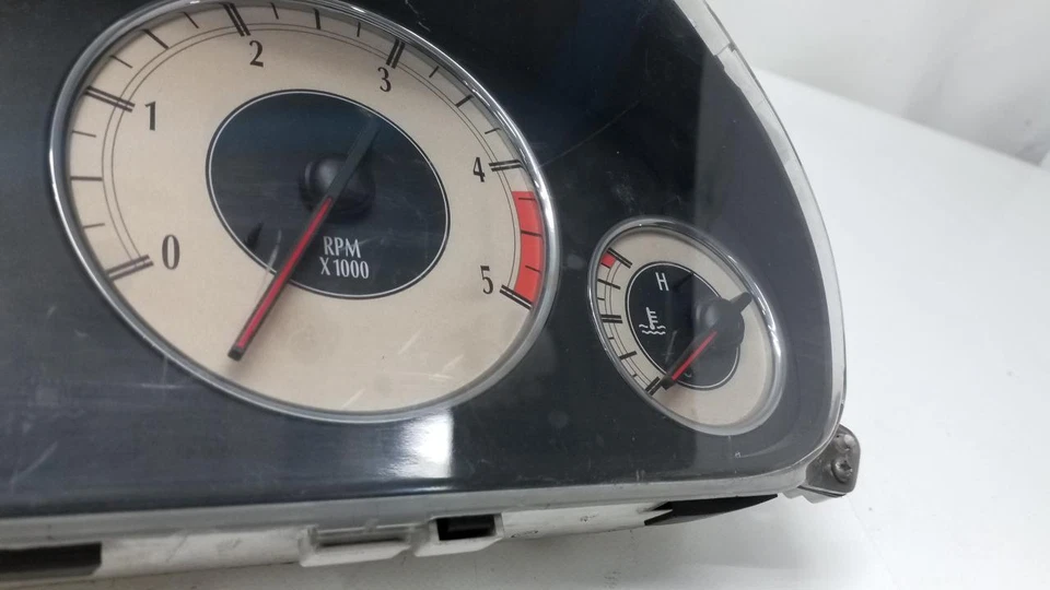 Cuadro de instrumentos velocímetro Chrysler VOYAGER 2001-2004 TN1575107252 R825AI Foto 2 de 4