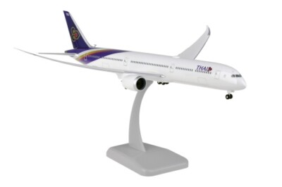 Hogan Boeing 787-10 Thai Airways with WIFI Radome 1:200 Modellflugzeug