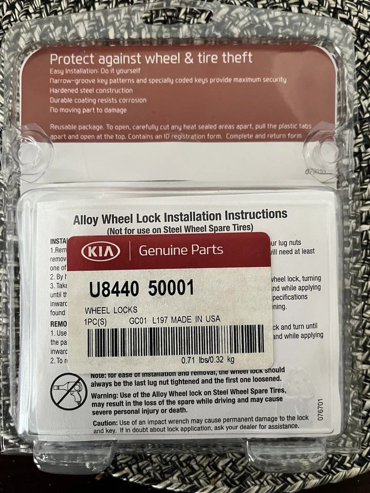 KIA SORENTO 2022 OEM JUEGO DE TUERCAS DE BLOQUEO DE RUEDA (4) con llave U844050001 Foto 2 de 2