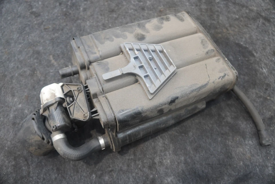 Bote de carbón de vapor de combustible 1664705100 Mercedes GLE43 GLE63 W166 C292 2016-19 Foto 2 de 4