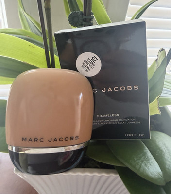 Marc Jacobs Shameless Liquid Foundation Longwear Tan Y420 1.08 fl oz