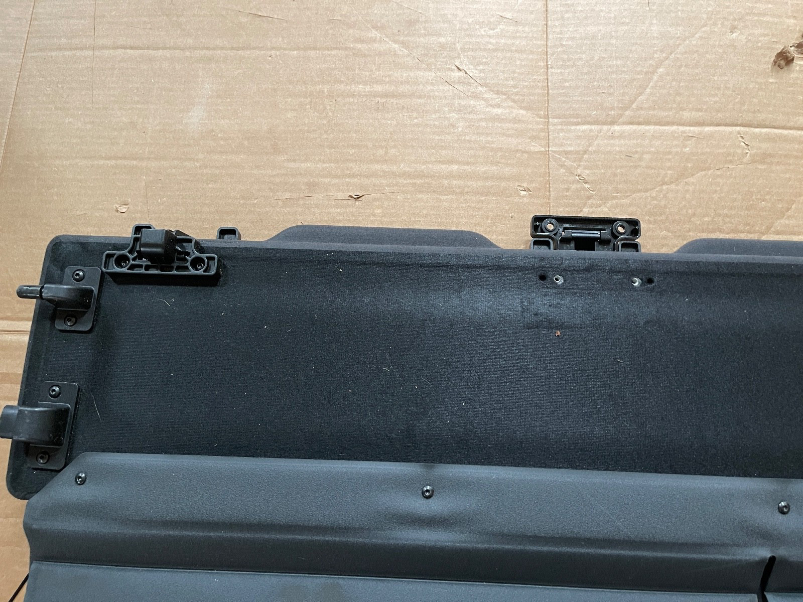 16-24 MASERATI LEVANTE PARCEL SHELF TRUNK PRIVACY CARGO COVER 6701509020 OEM