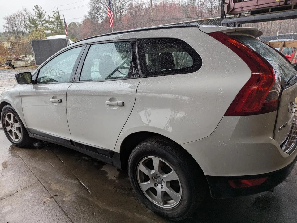 (LOCAL PICKUP ONLY) Hood XC60 Fits 09-13 VOLVO 60 SERIES 773933 Foto 3 de 4