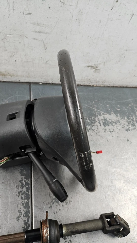 2003 03 04 Mercury Marauder Steering Wheel / Column / Key - *  #6832 D6 - Image 3 of 4