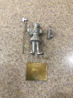 A Sentry Box Metal Toy Miniature Yeoman of the Guard Beefeater  54mm ( NOS )