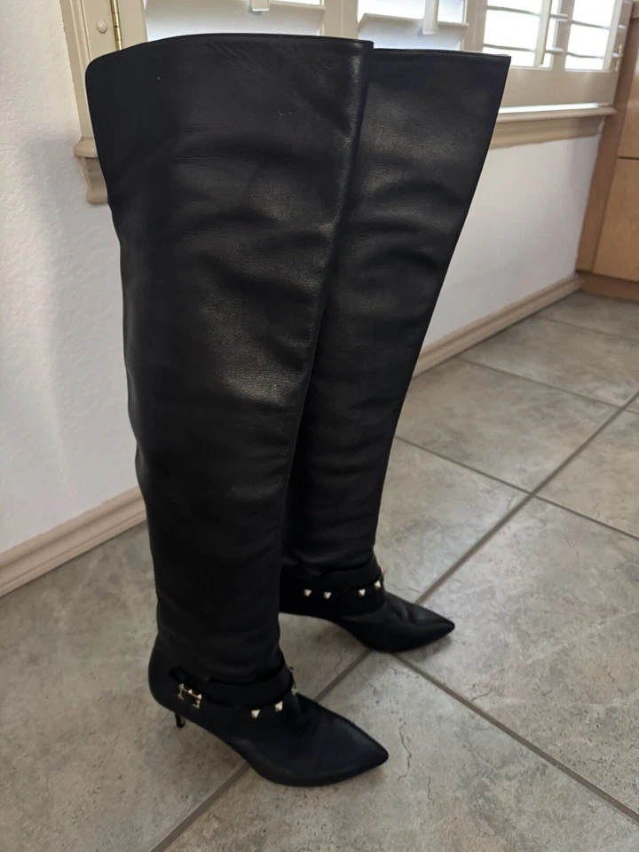 Valentino Garavani Rockstud Botas Sobre la Rodilla Cuero Negro Talla 38 US 8 $1895 Foto 3 de 4