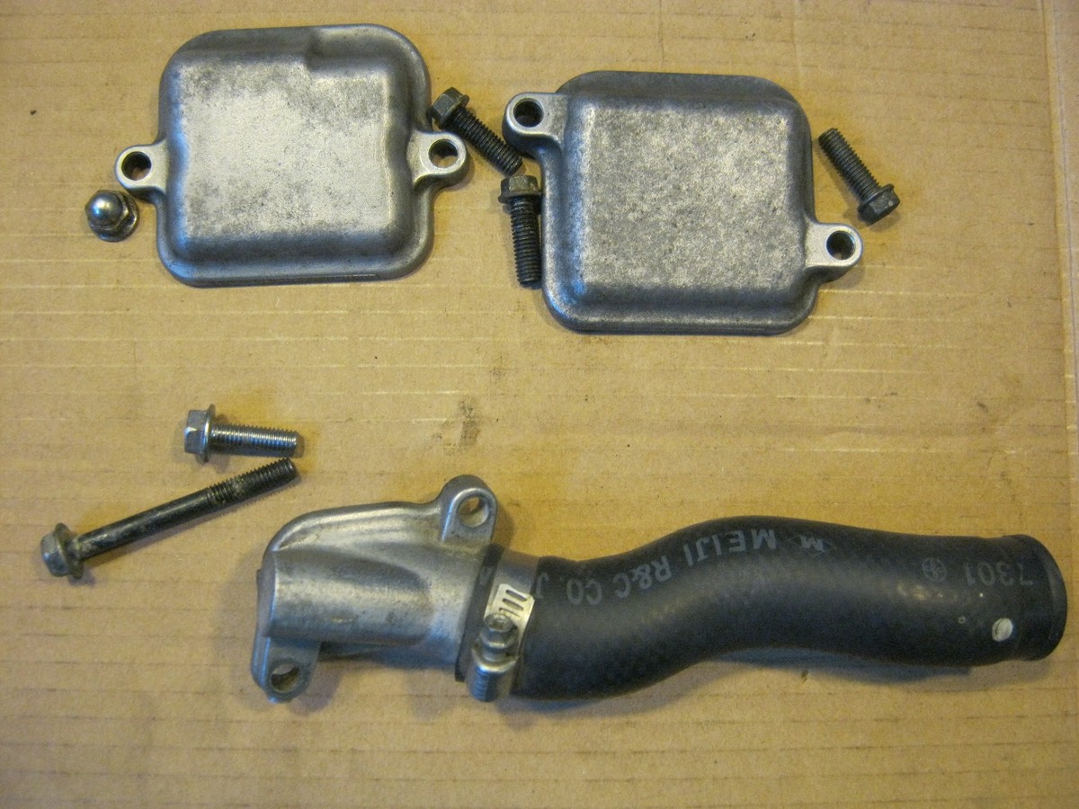 SUZUKI FRONT INTAKE EXHAUST ROCKER INSPECTION COVER VZ800 MARAUDER