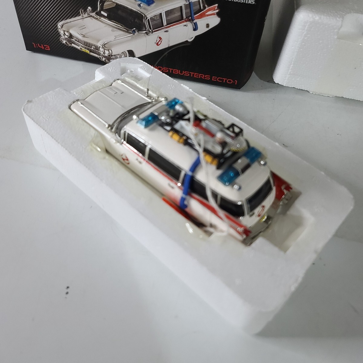 Hot Wheels Ghostbusters Ecto-1 1:43 エリート 2011 Hot Wheels ELITE GHOSTBUSTERS ECTO-1 - 1:43 Scale MATTEL EX