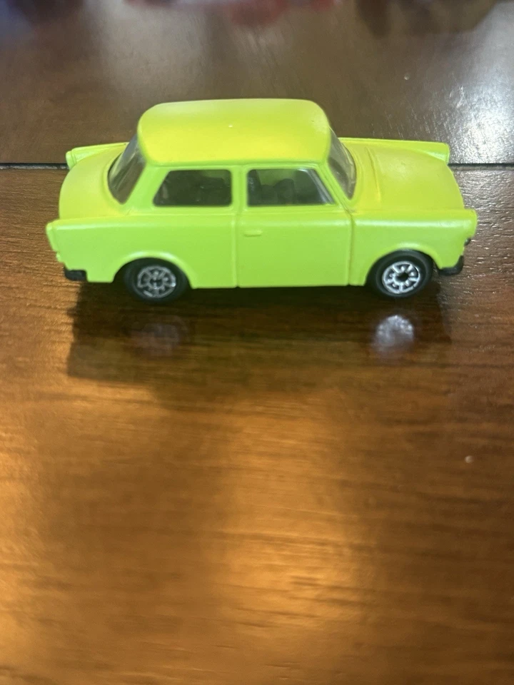 De colección Maisto Trabant Cupé Verde Lima 1:64 Diecast Hecho en China Foto 2 de 4