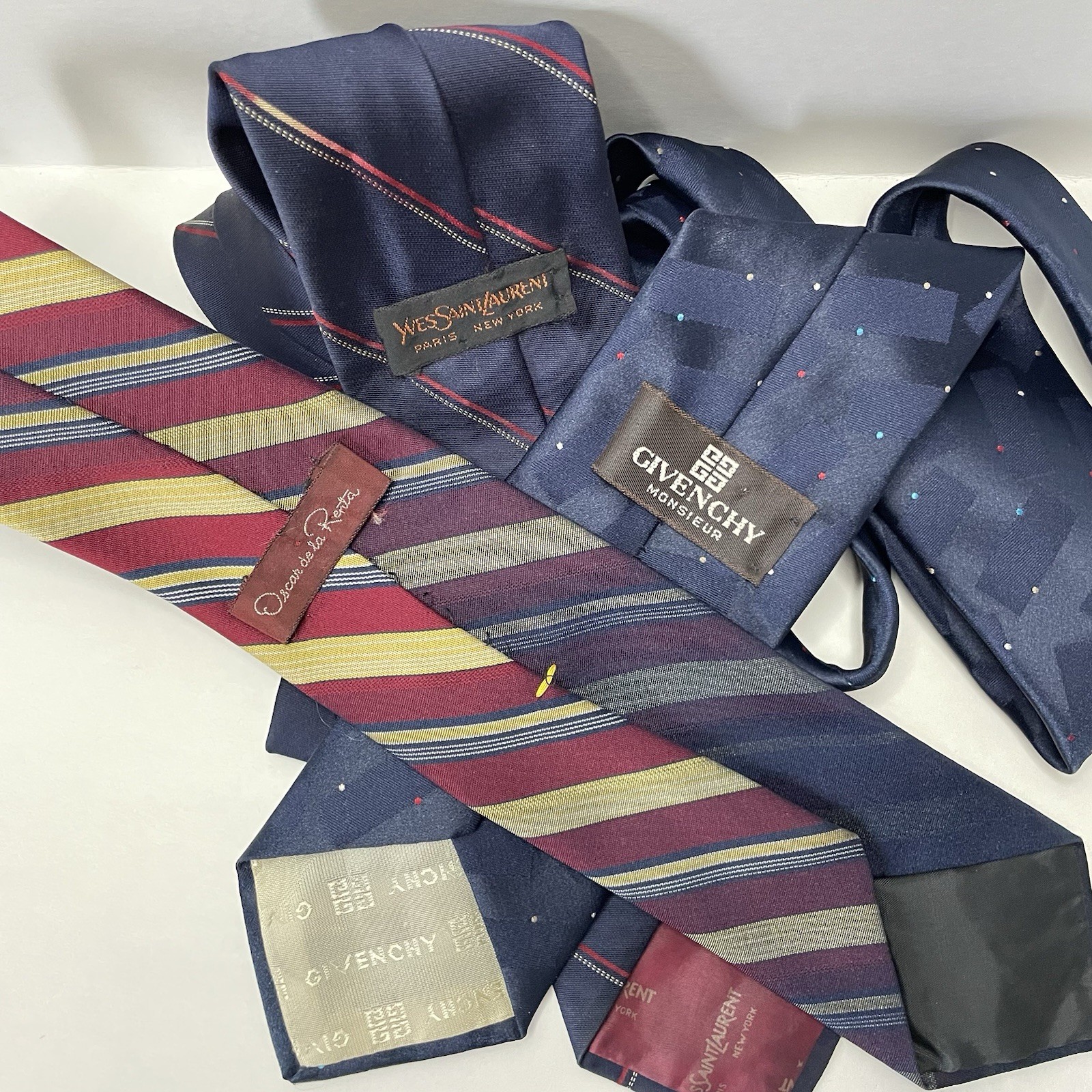 3 cravatte eleganti da uomo firmate assortite GIVENCHY YVES SAINT LAURENT OSCAR DE LA RENTA