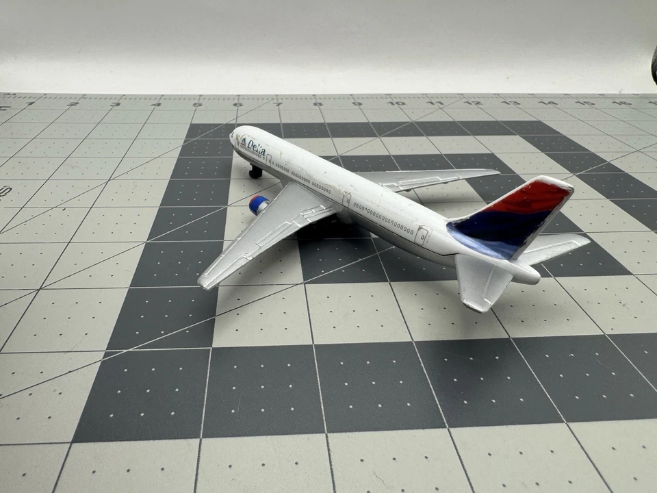 Delta Airlines Diecast Airplane 5.5" Diecast Model Plane Realtoy 1:400 Foto 2 de 4