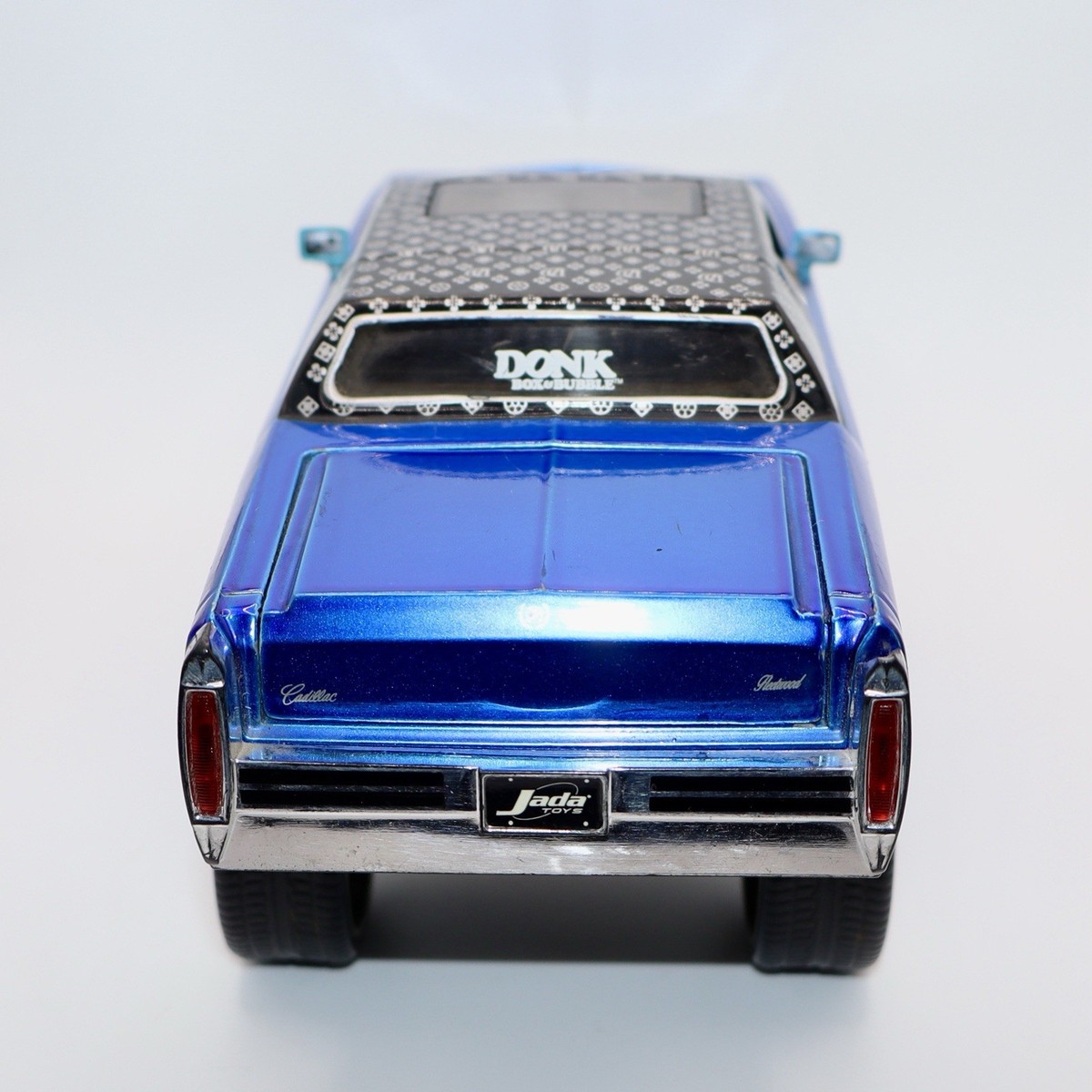 JADA DONK BOB & BUBBLE 1985 CADILLAC BROUGHAM 1:24SCALE BLUE